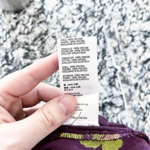 Urban Outfitters Tate Tie Front Strawberry Floral Print Romper - Picture 9 of 10